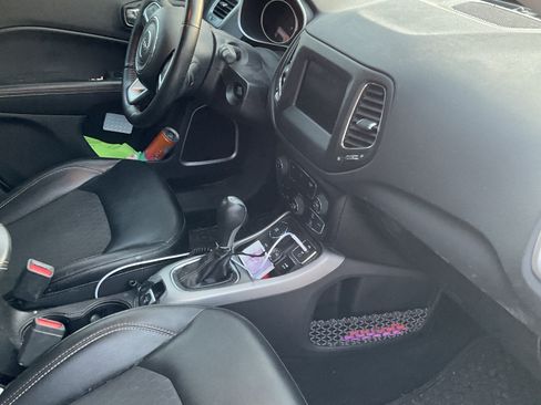 Used 2018 Jeep Compass Latitude w/ Popular Equipment Group image 10