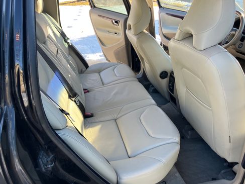 Used 2007 Volvo V70 2.5T image 12