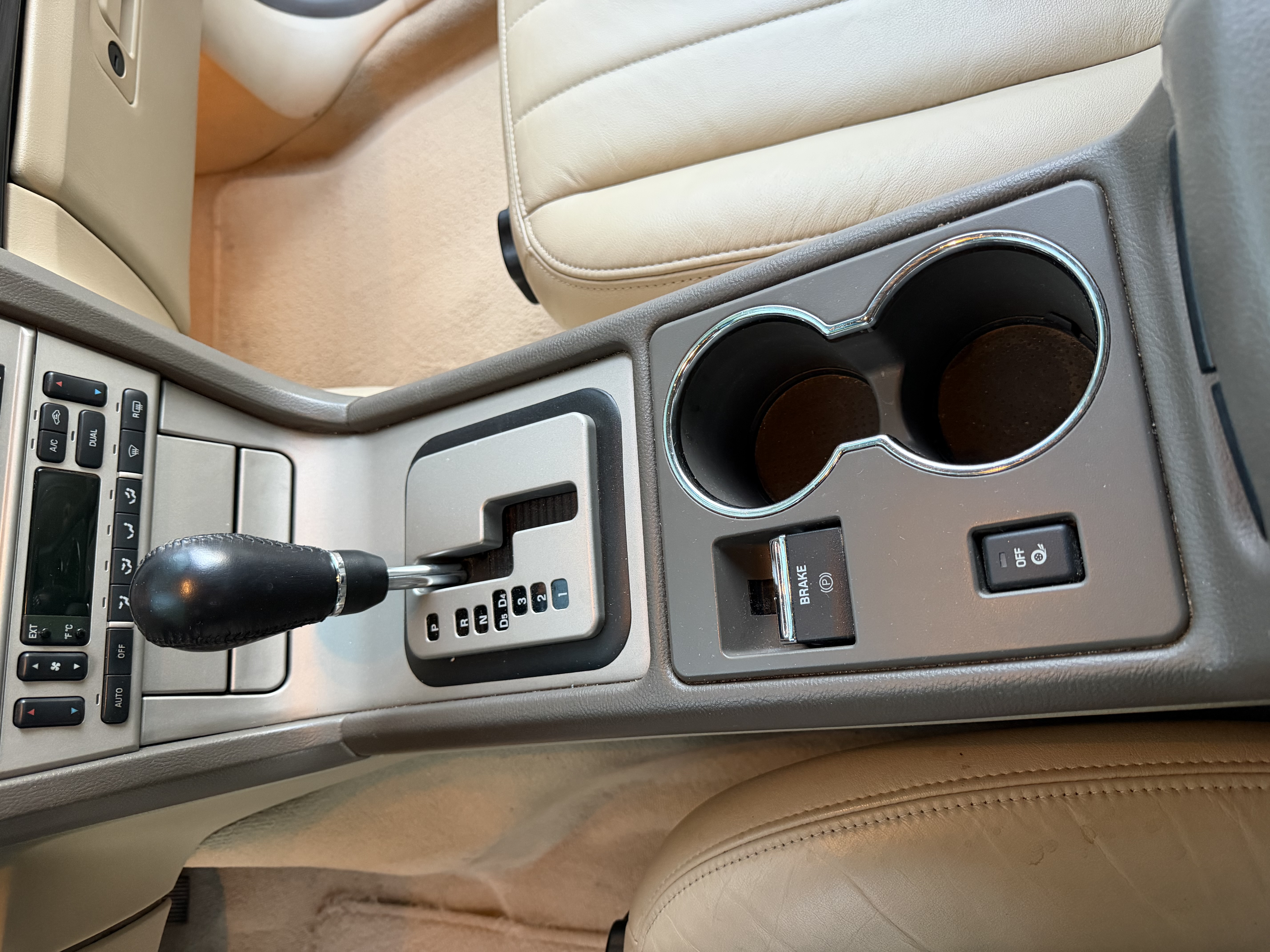 Used 2005 Lincoln LS RWD image 16