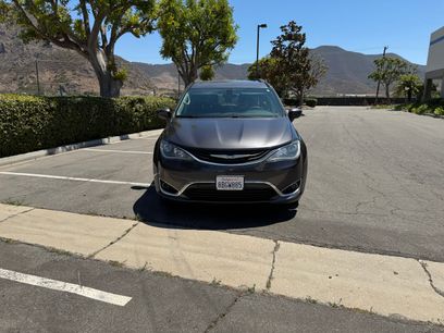 Used 2017 Chrysler Pacifica Premium
