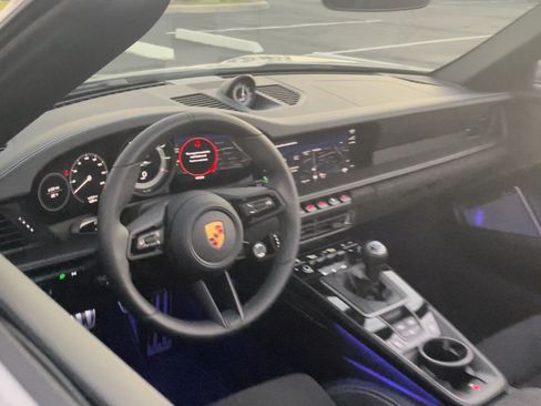 Used 2023 Porsche 911 Cabriolet image 18