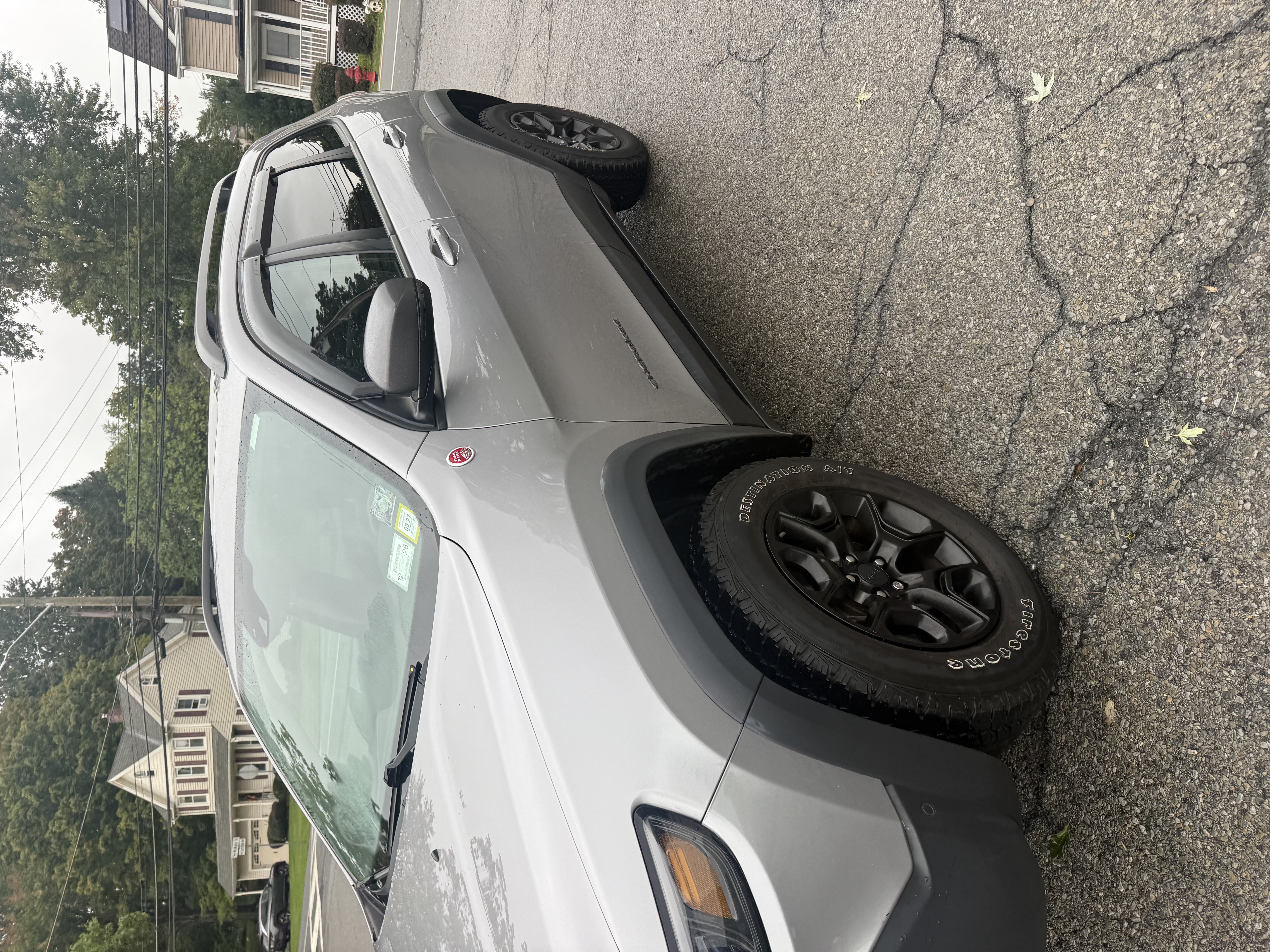 Used 2019 Jeep Cherokee Trailhawk AWD/4WD image 2
