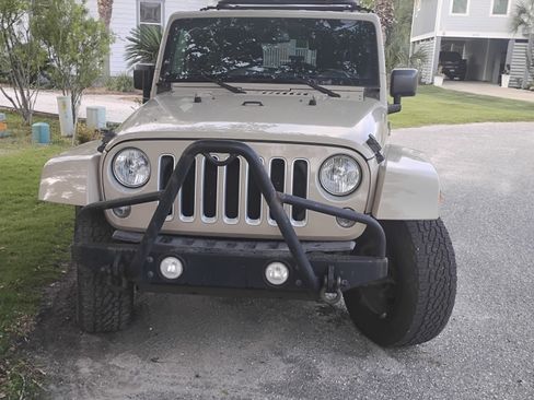 Used 2016 Jeep Wrangler Unlimited Sahara AWD/4WD image 2