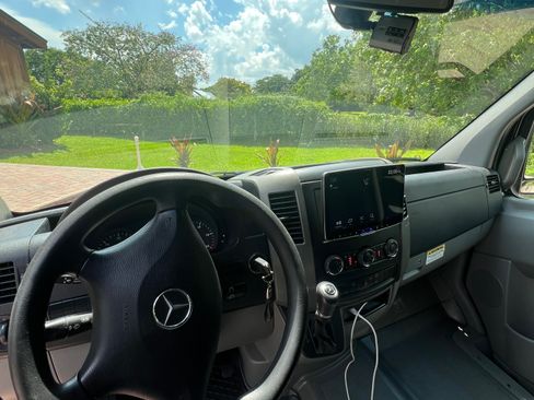 Used 2017 Mercedes-Benz Sprinter 3500 image 8