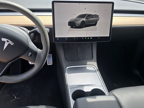 Used 2023 Tesla Model Y Performance AWD/4WD image 8
