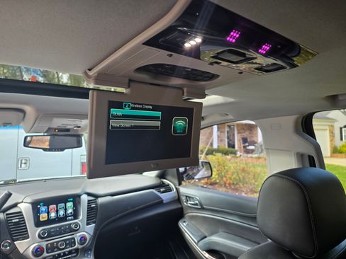 Used 2019 GMC Yukon SLT w/ Open Road Package image 11