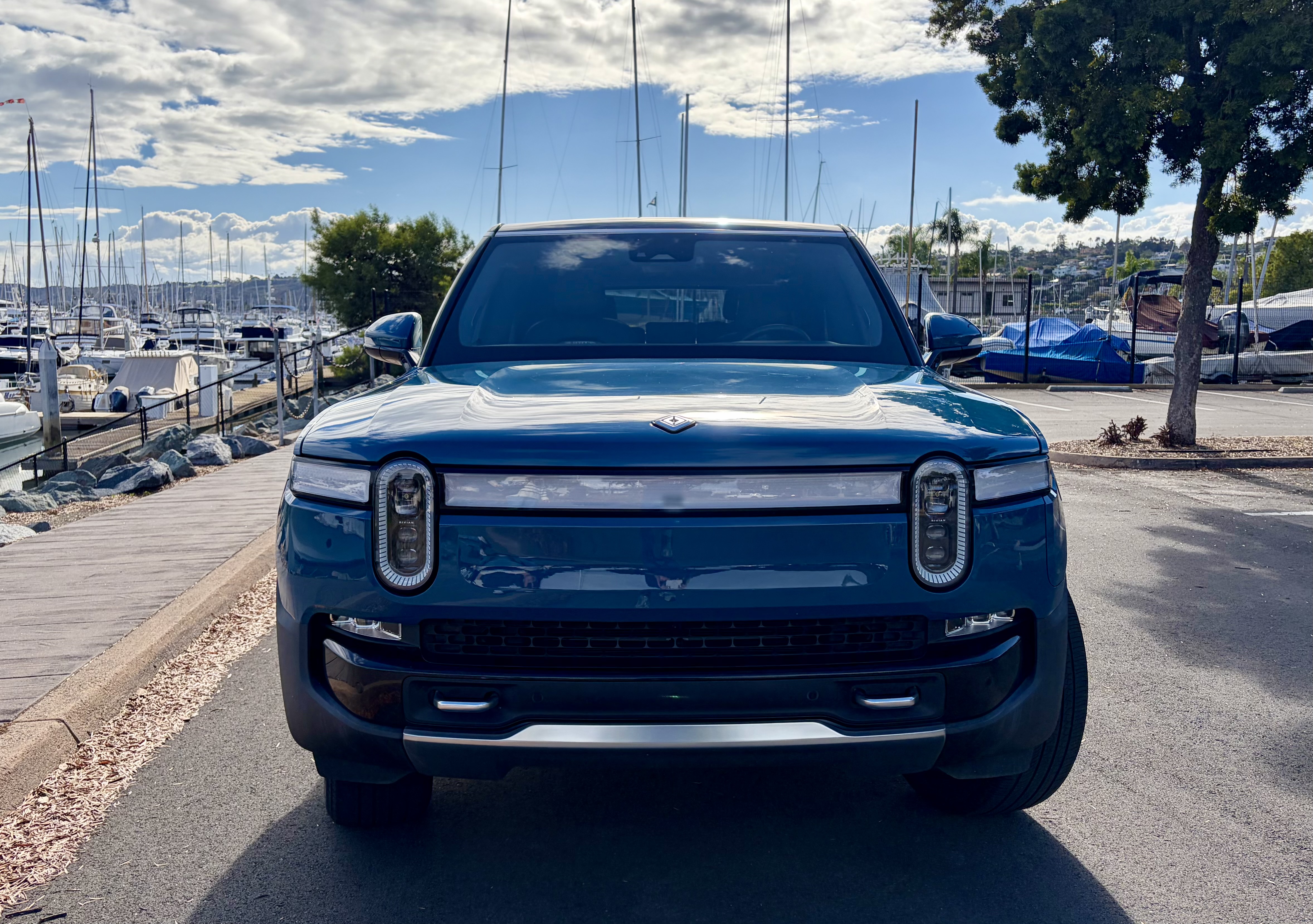Used 2022 Rivian R1S Launch Edition Quad AWD/4WD image 9
