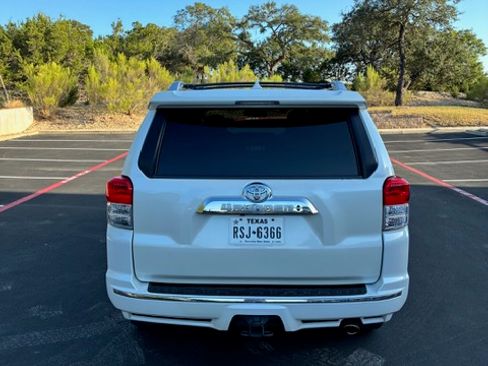 Used 2010 Toyota 4Runner Limited AWD/4WD image 2