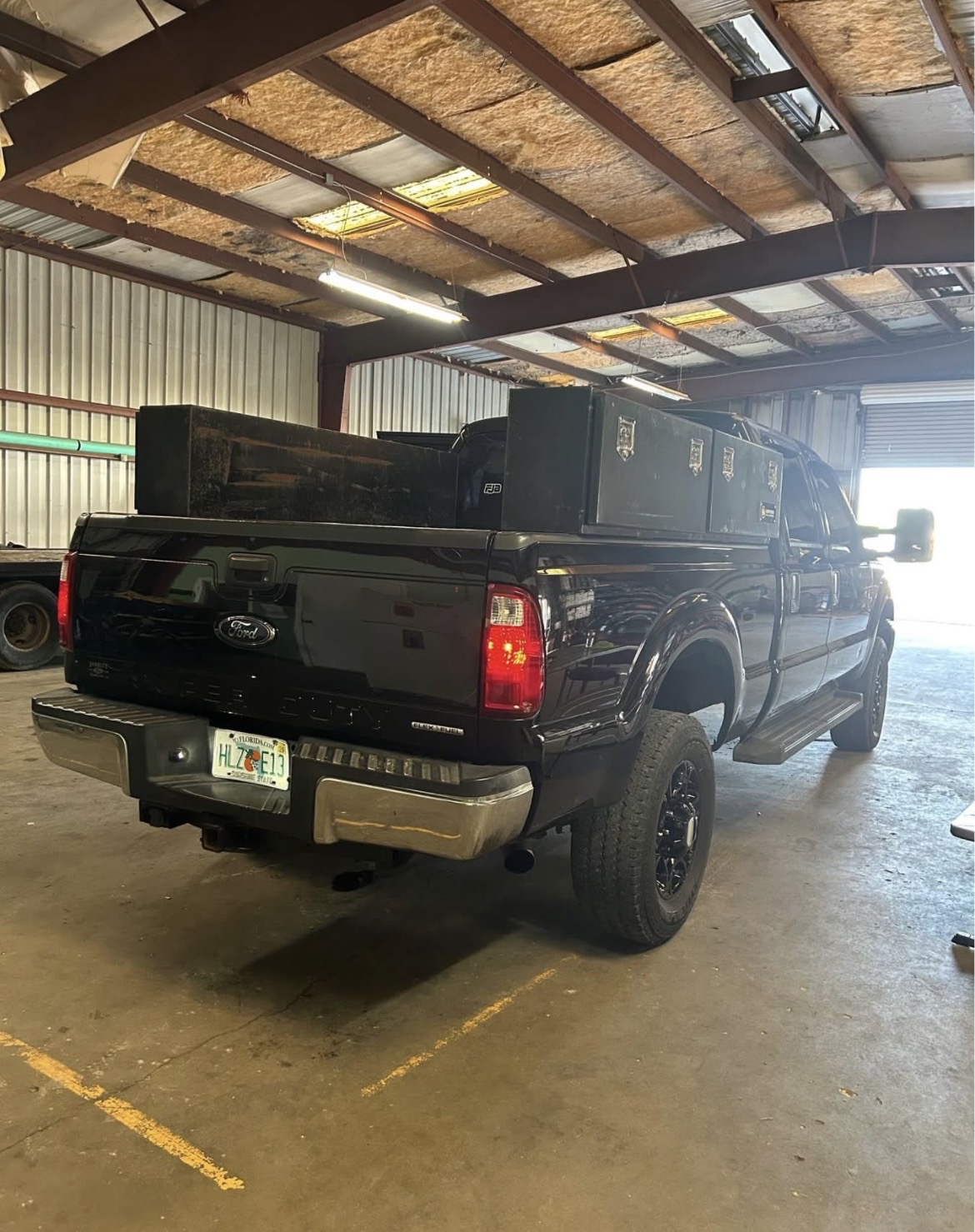 Used 2016 Ford F250 XL w/ Power Equipment Group AWD/4WD image 1