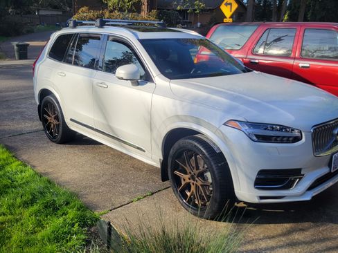 Used 2022 Volvo XC90 T8 Inscription Expression w/ Advanced Package image 6