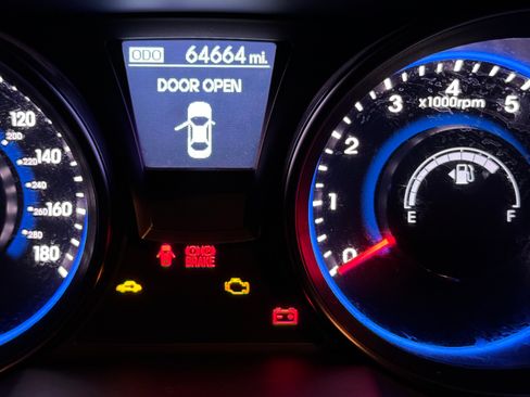 Used 2015 Hyundai Genesis 3.8 image 15