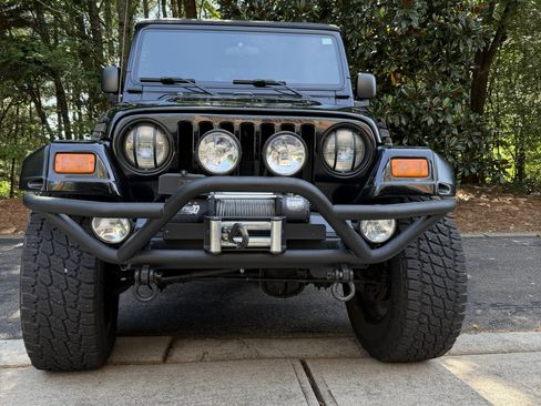 Used 2006 Jeep Wrangler X w/ Premium Audio Group AWD/4WD image 2