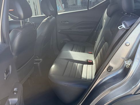 Used 2019 Nissan Kicks SR w/ SR Premium Package FWD image 9