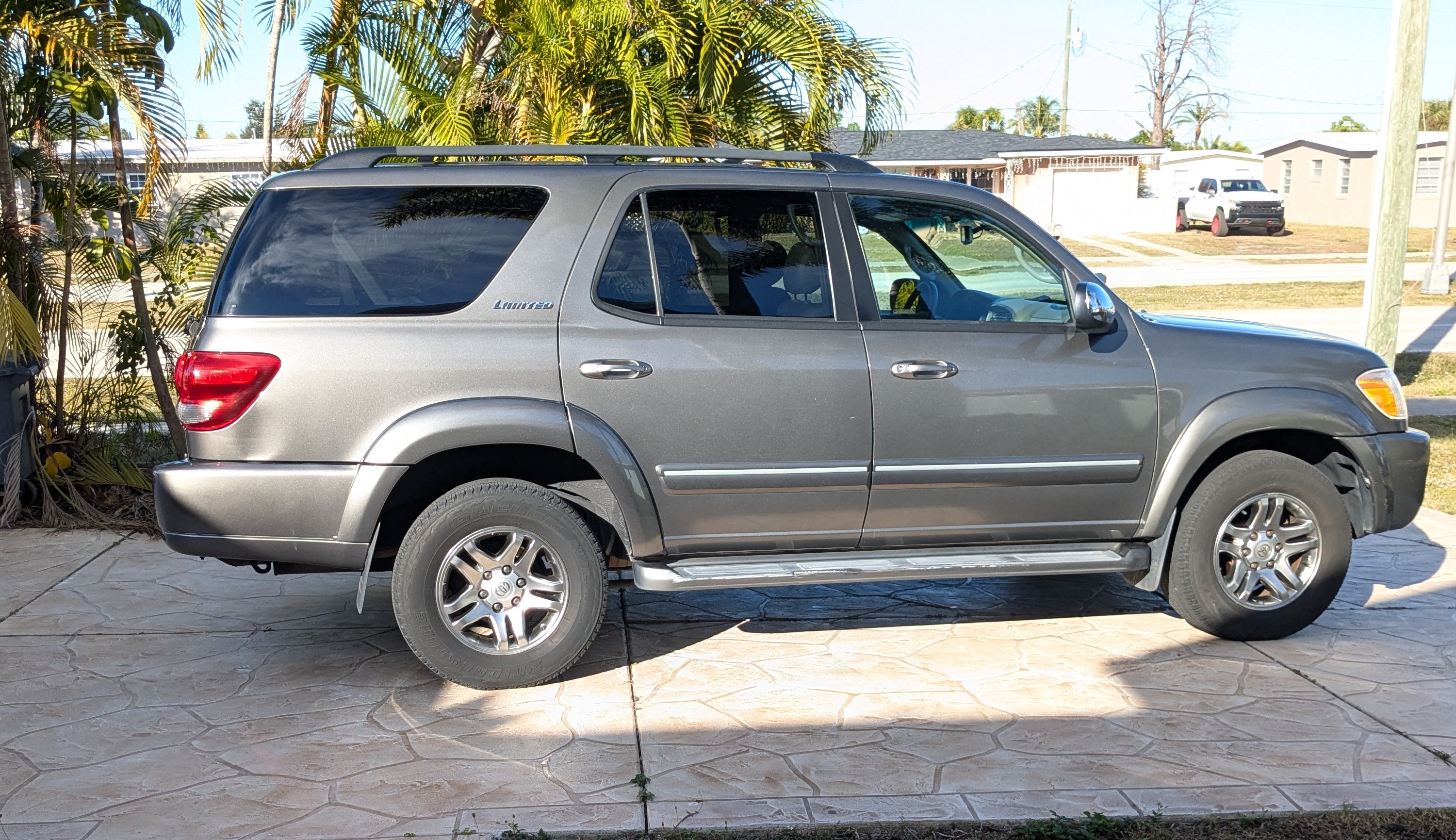 Used 2007 Toyota Sequoia Limited RWD image 16