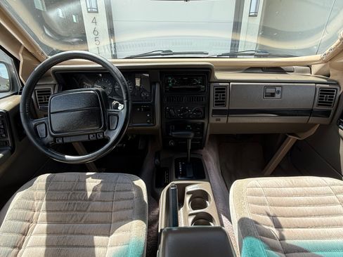 Used 1995 Jeep Grand Cherokee Laredo AWD/4WD image 11