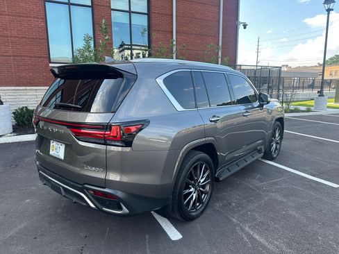 Used 2024 Lexus LX 600 F Sport AWD/4WD image 4