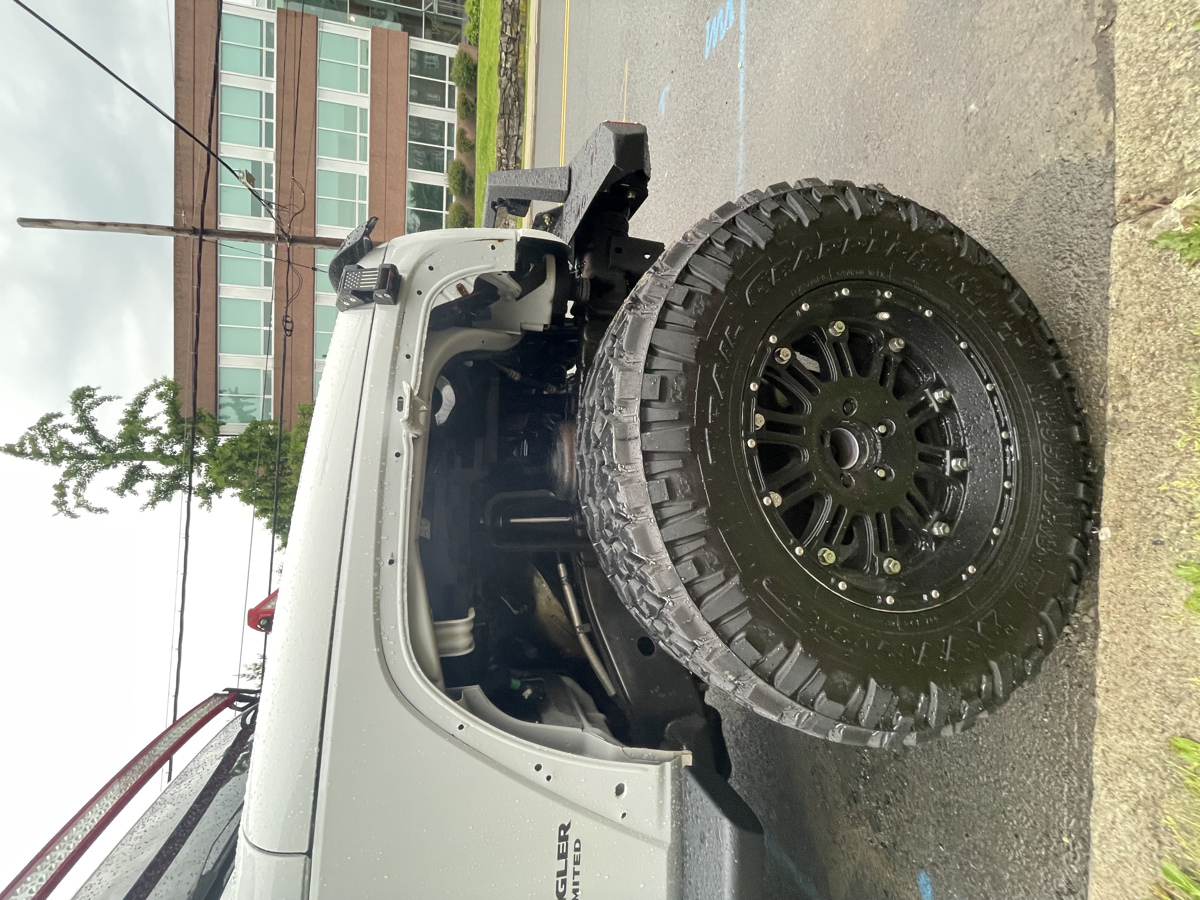 Used 2013 Jeep Wrangler Unlimited Sahara w/ Dual Top Group AWD/4WD image 18