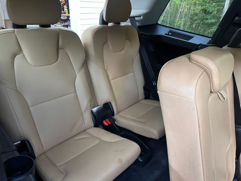 Used 2016 Volvo XC90 T6 Momentum AWD/4WD image 9