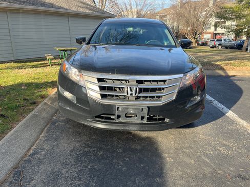 Used 2011 Honda Crosstour EX-L image 2