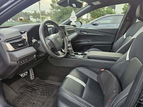 Used 2025 Toyota Camry SE image 15