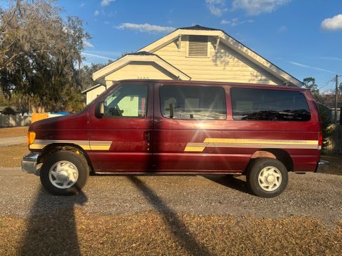 Used 2004 Ford E-350 and Econoline 350 XL image 2