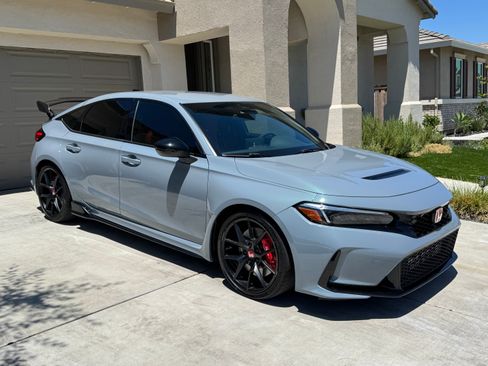 Used 2023 Honda Civic Type R image 5