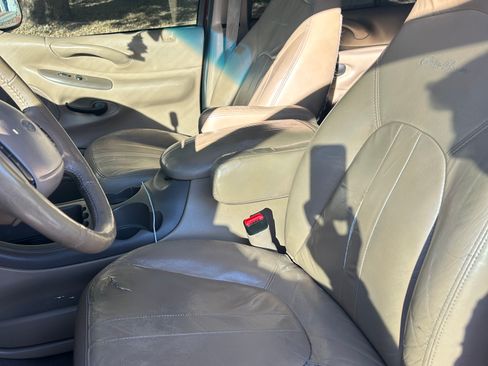 Used 1998 Ford Expedition Sport Utility 4D image 15