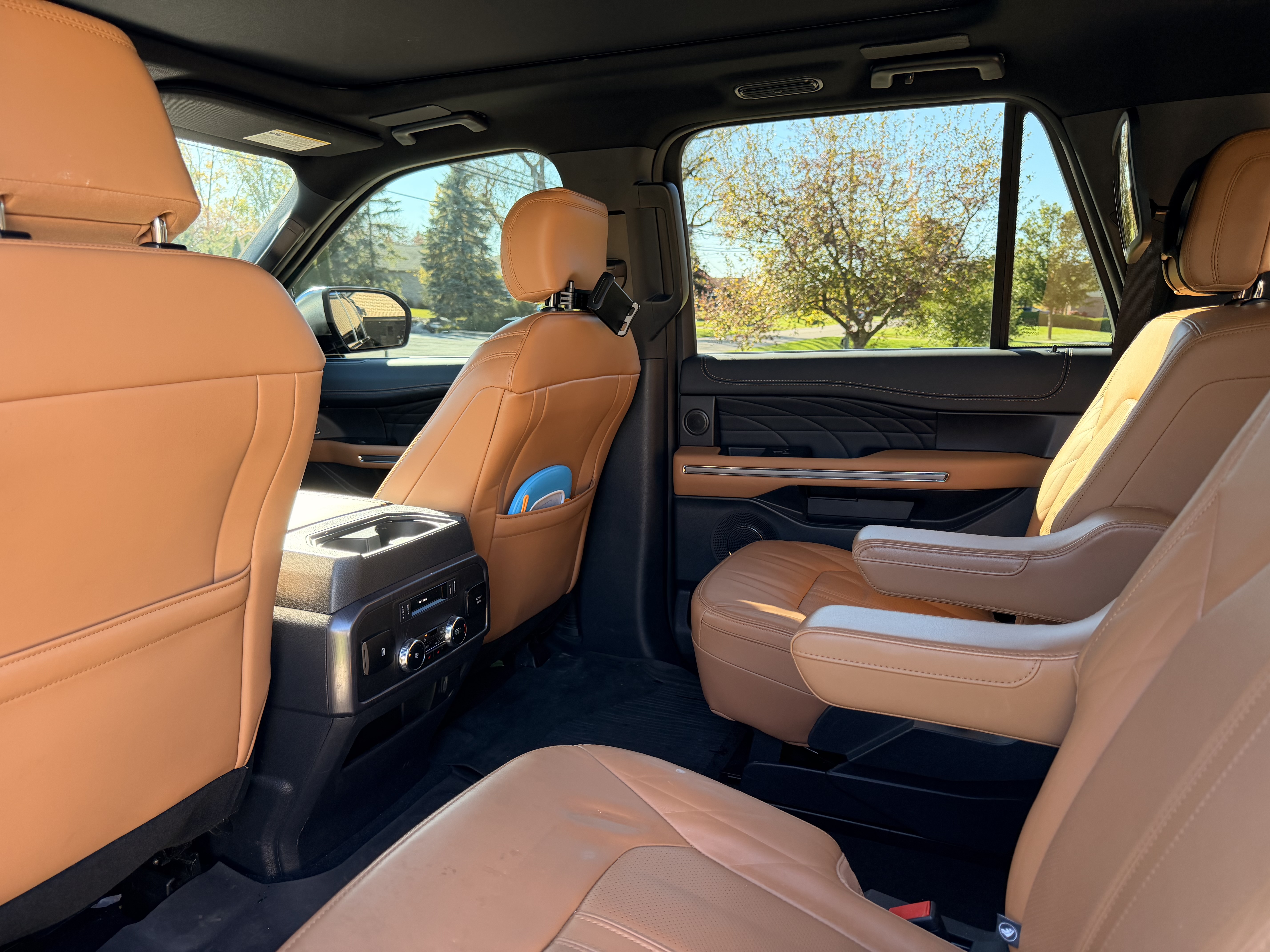 Used 2024 Ford Expedition Max Platinum AWD/4WD image 12