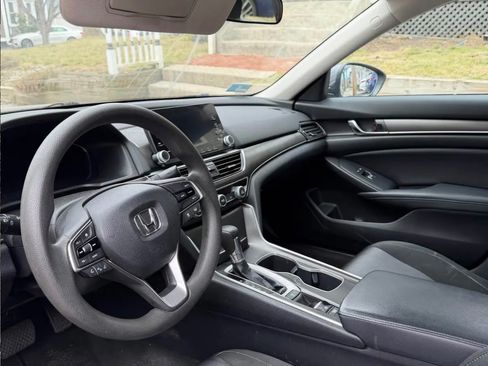 Used 2018 Honda Accord LX image 5
