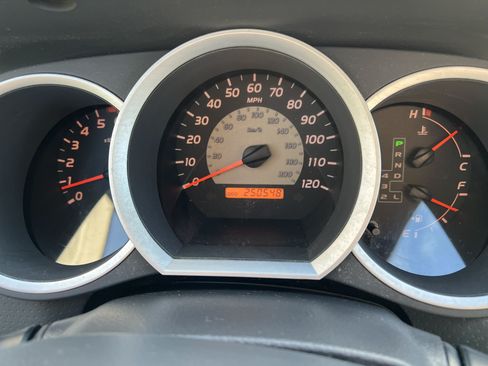 Used 2006 Toyota Tacoma PreRunner image 26