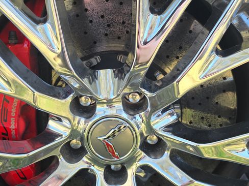 Used 2015 Chevrolet Corvette Z06 w/ 3LZ Preferred Equipment Group image 26