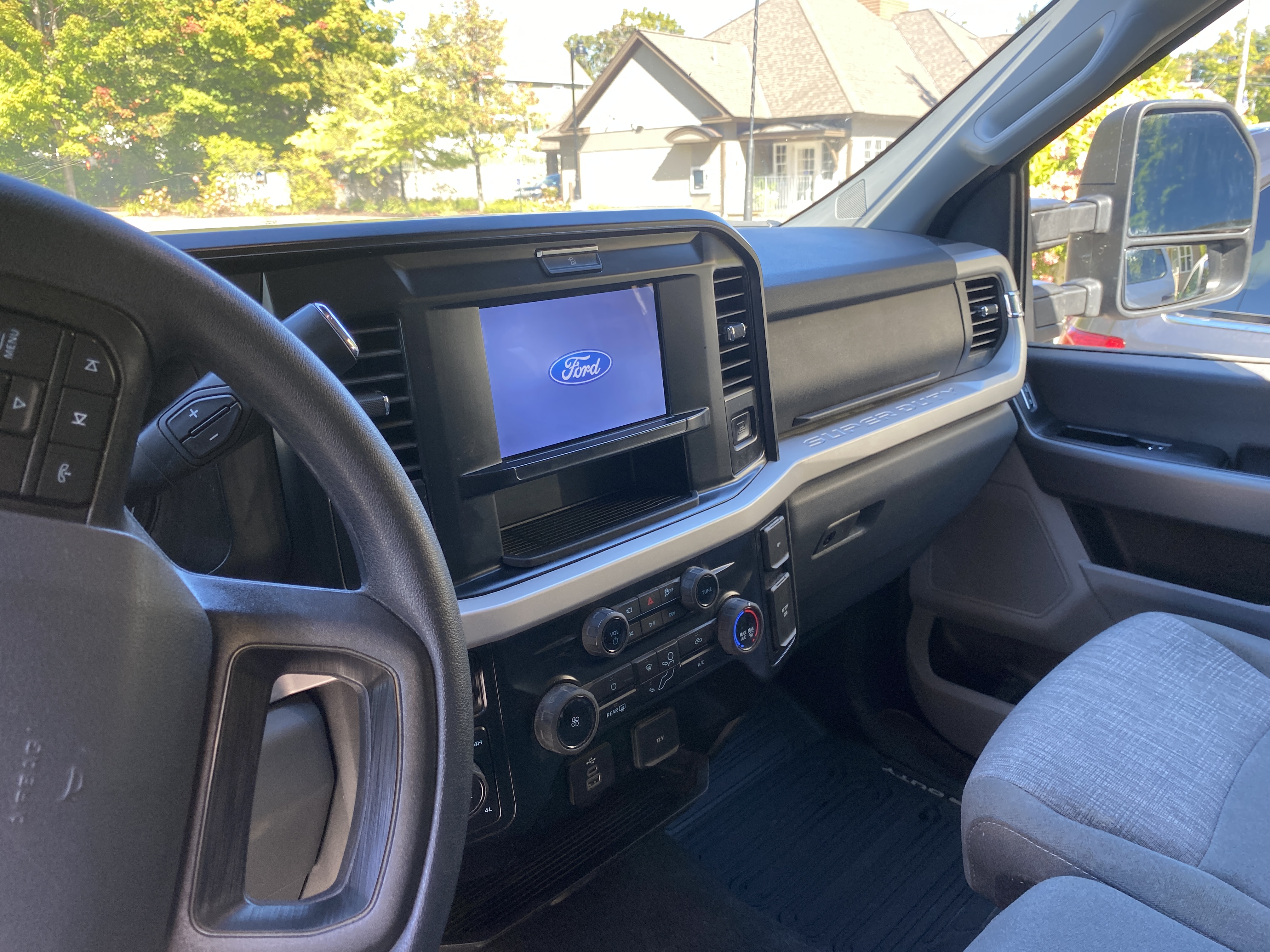 Used 2026 Ford F350 XLT w/ 360-Degree Camera Package AWD/4WD image 1
