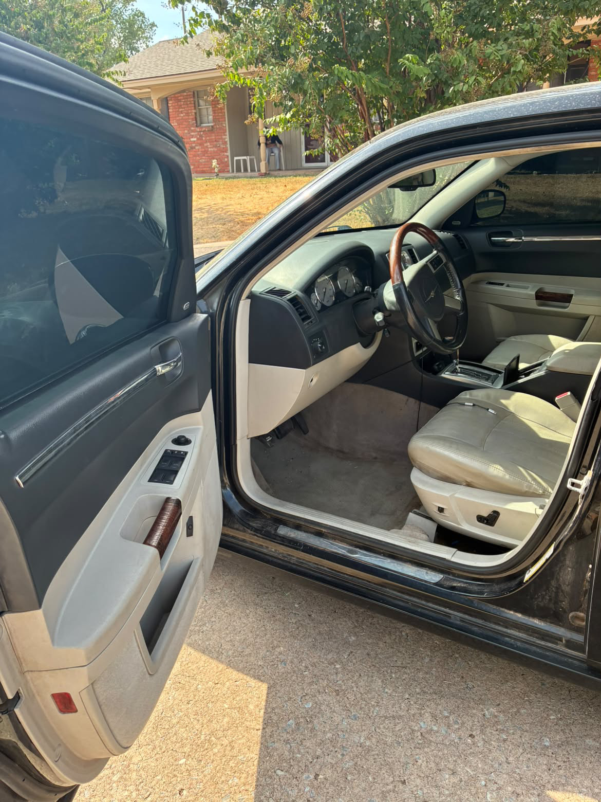 Used 2007 Chrysler 300 C RWD image 1