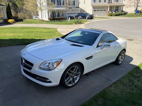 Used 2015 Mercedes-Benz SLK 250 image 13
