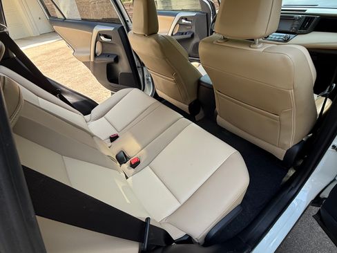 Used 2014 Toyota RAV4 Limited image 11