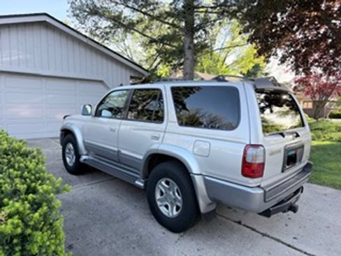 Used 2000 Toyota 4Runner Limited AWD/4WD image 5