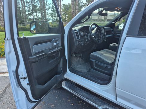 Used 2022 RAM 2500 Big Horn AWD/4WD image 10