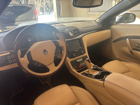 Used 2015 Maserati GranTurismo Convertible 2D image 8