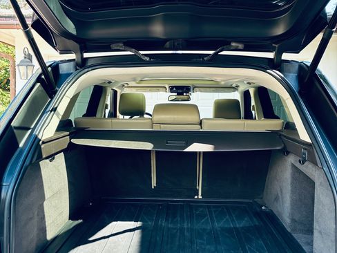 Used 2016 Land Rover Range Rover Sport SE image 9