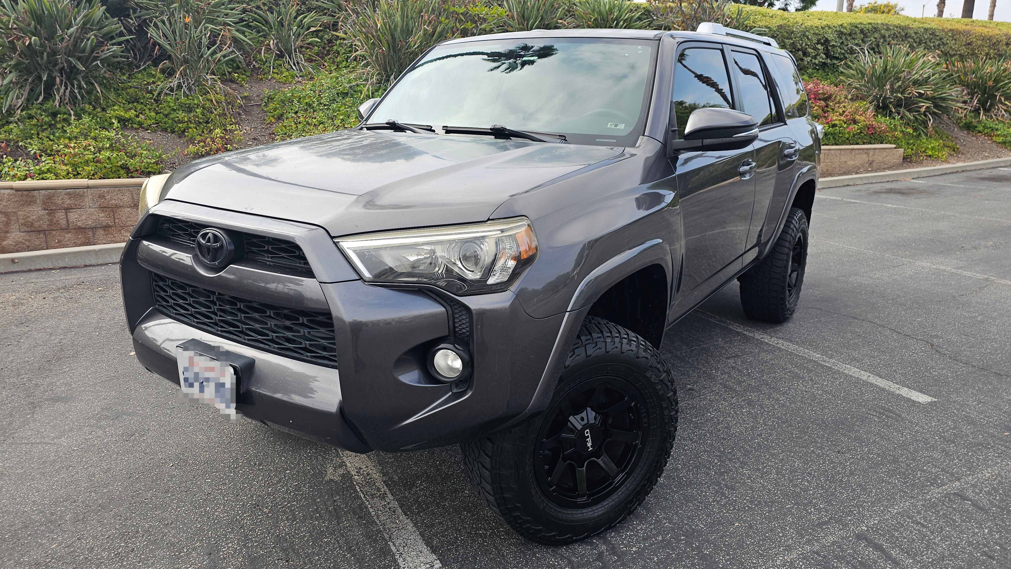 Used 2014 Toyota 4Runner SR5 Premium RWD image 1