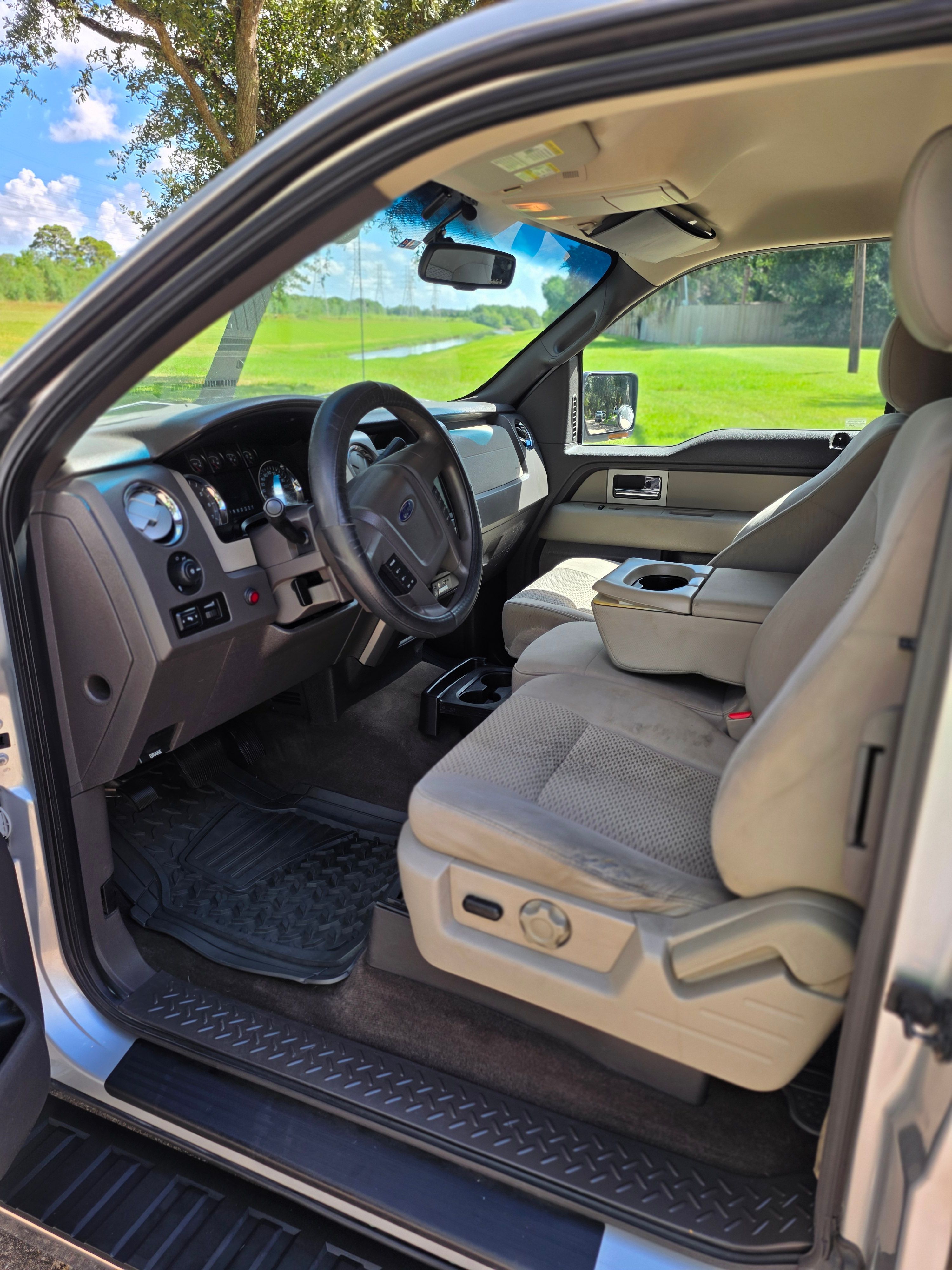Used 2010 Ford F150 XLT AWD/4WD image 10