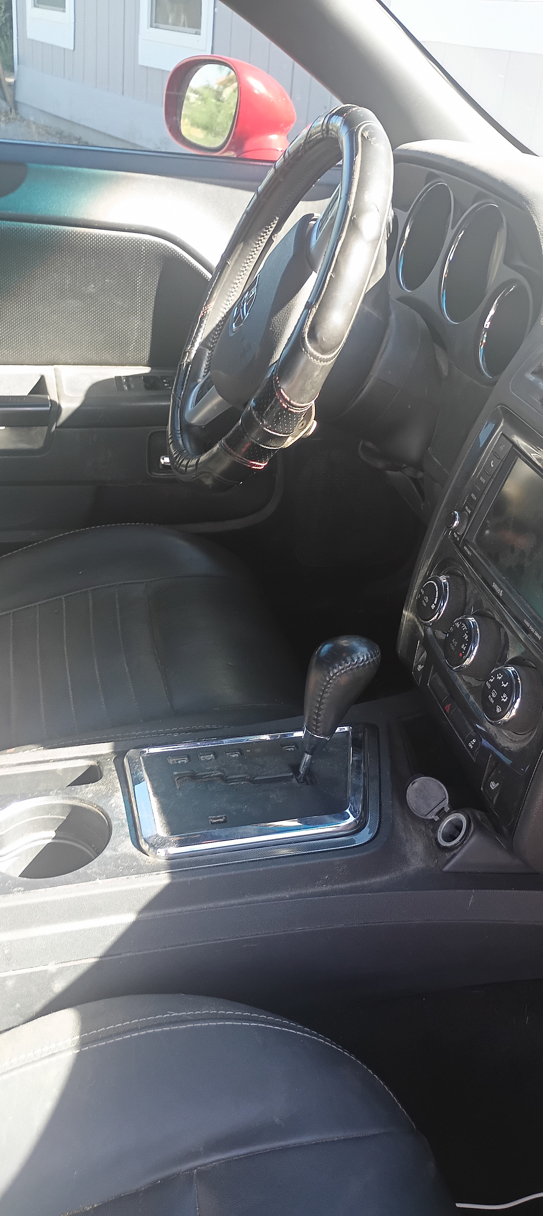 Used 2014 Dodge Challenger SXT Plus RWD image 9