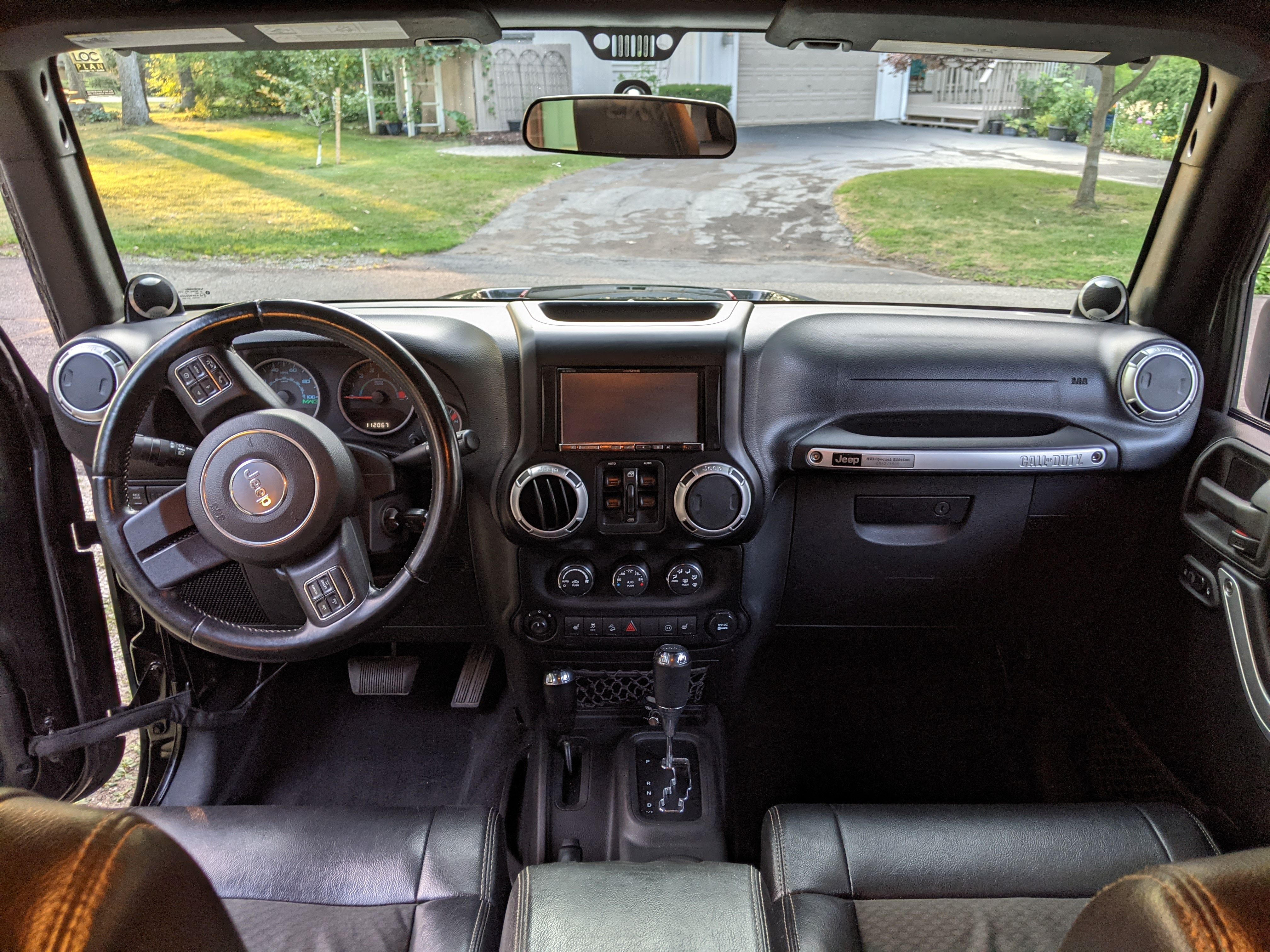 Used 2012 Jeep Wrangler Unlimited Rubicon AWD/4WD image 22