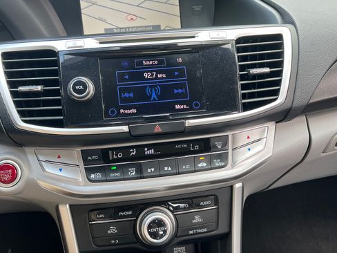 Used 2014 Honda Accord Touring image 16
