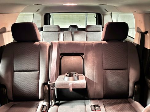 Used 2009 Chevrolet Suburban LT image 15