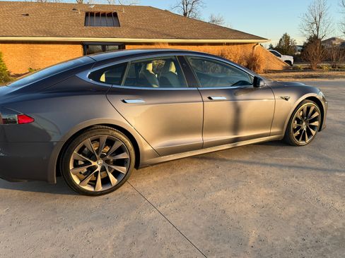 Used 2021 Tesla Model S Long Range Plus image 9