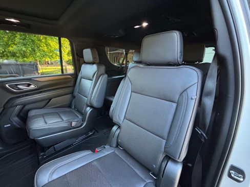Used 2021 Chevrolet Suburban High Country AWD/4WD image 12