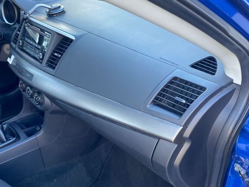 Used 2015 Mitsubishi Lancer ES image 9