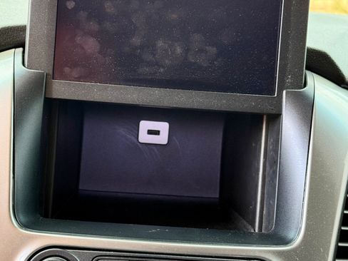 Used 2017 Chevrolet Suburban Premier image 22