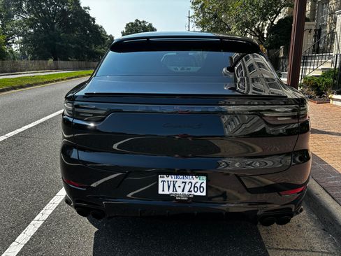 Used 2022 Porsche Cayenne S Platinum AWD/4WD image 5